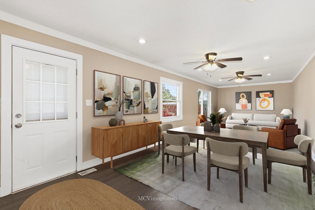 9435 S 78th Avenue, Hickory Hills, IL 60457