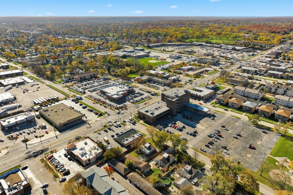 9435 S 78th Avenue, Hickory Hills, IL 60457