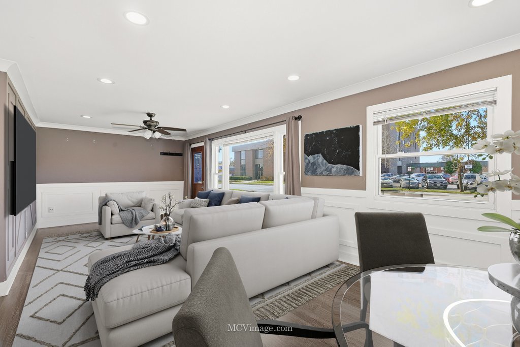 9435 S 78th Avenue, Hickory Hills, IL 60457