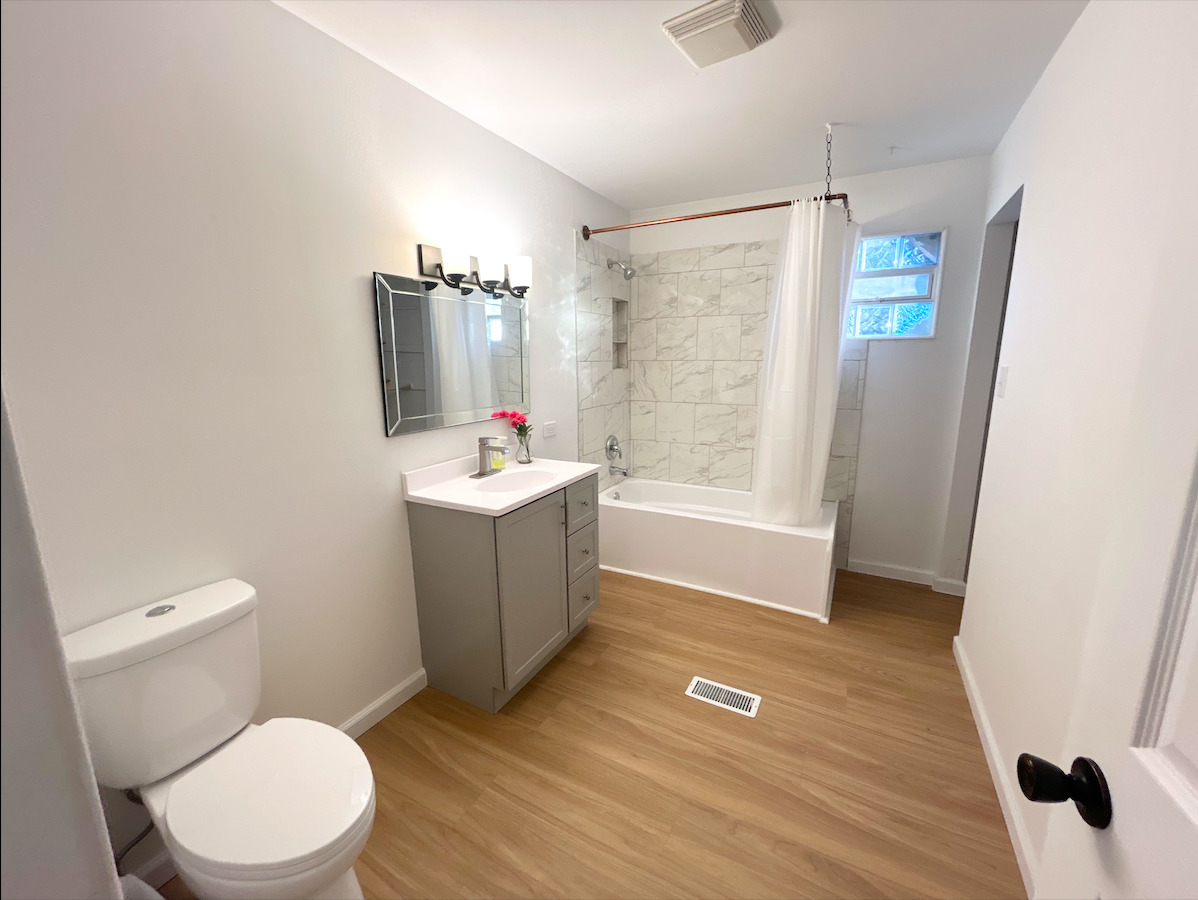 2351 Caton Farm Road, Crest Hill, IL 60403