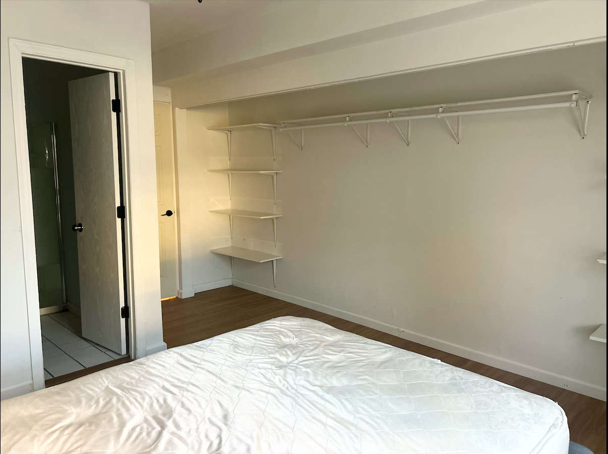 2351 Caton Farm Road, Crest Hill, IL 60403