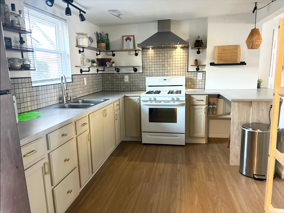 2351 Caton Farm Road, Crest Hill, IL 60403