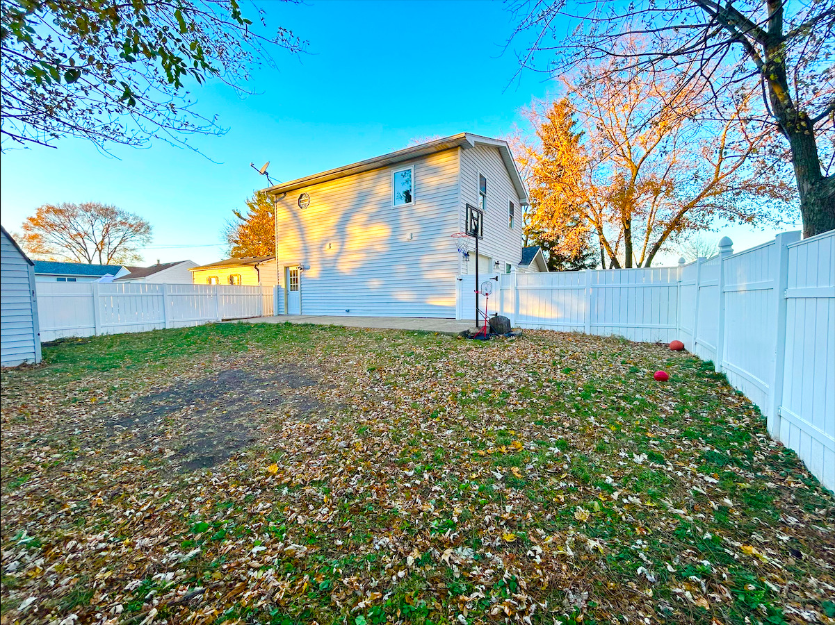 2351 Caton Farm Road, Crest Hill, IL 60403