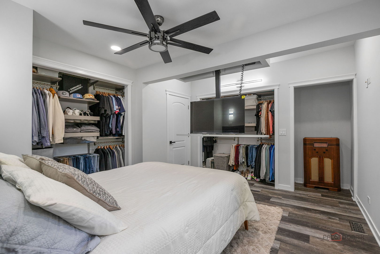 68 E Lakeview Avenue, Round Lake Beach, IL 60073