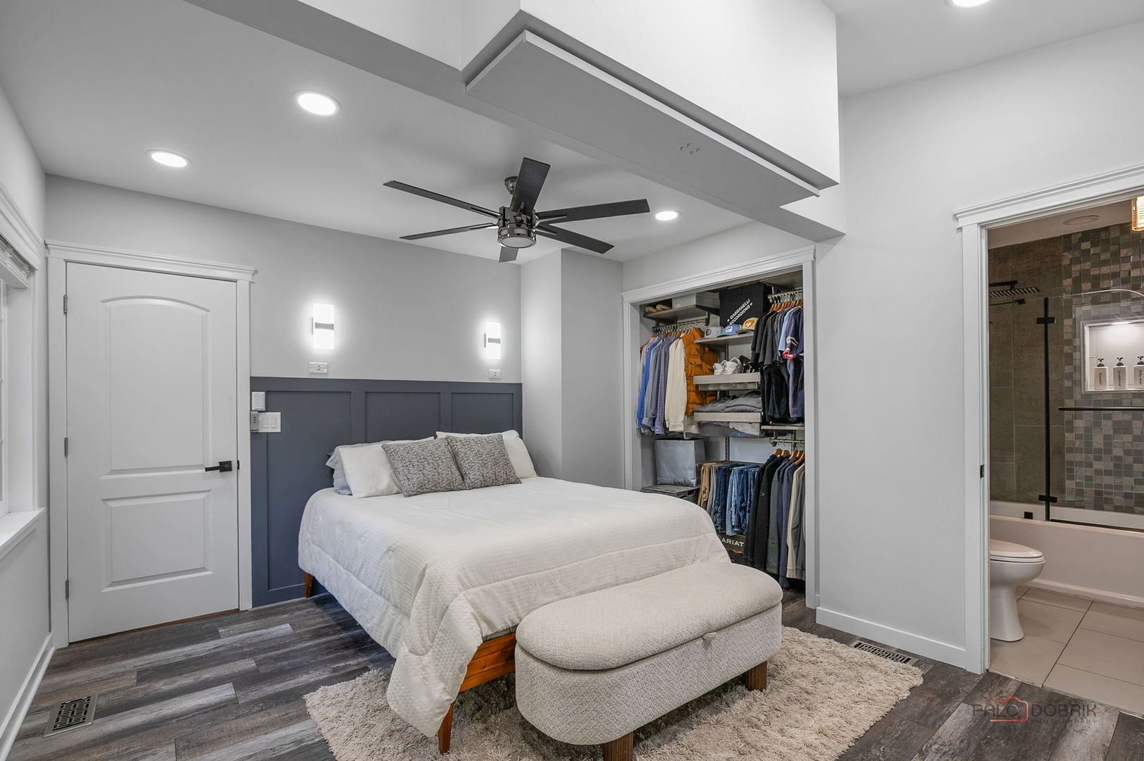 68 E Lakeview Avenue, Round Lake Beach, IL 60073