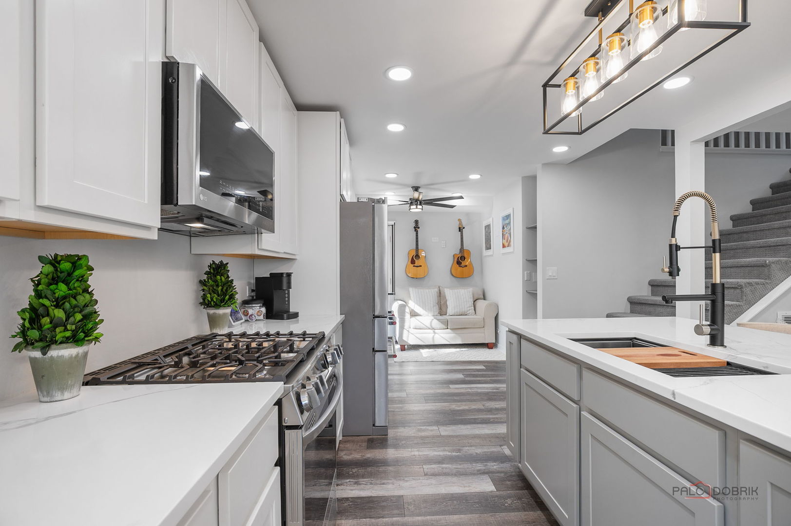 68 E Lakeview Avenue, Round Lake Beach, IL 60073