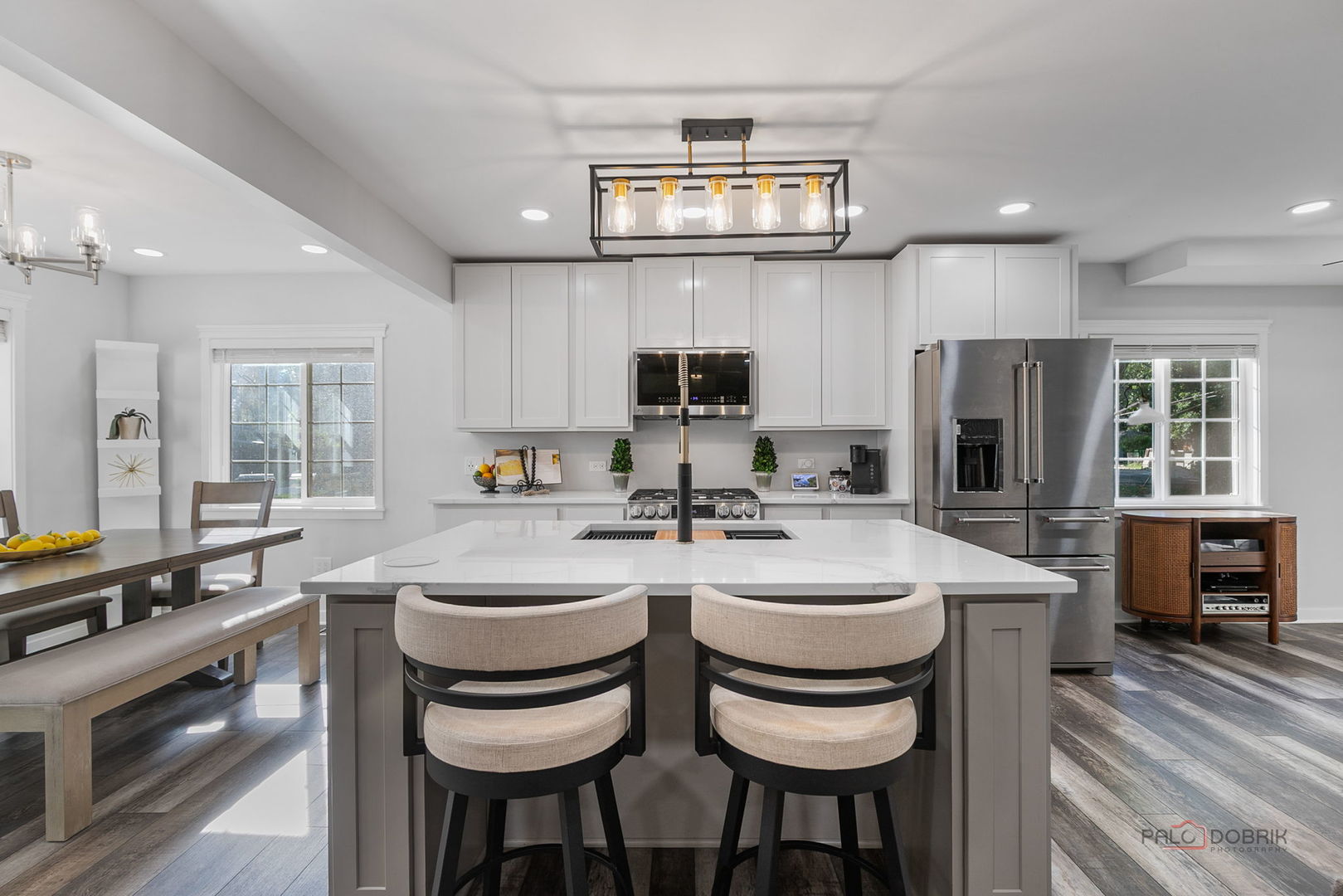 68 E Lakeview Avenue, Round Lake Beach, IL 60073