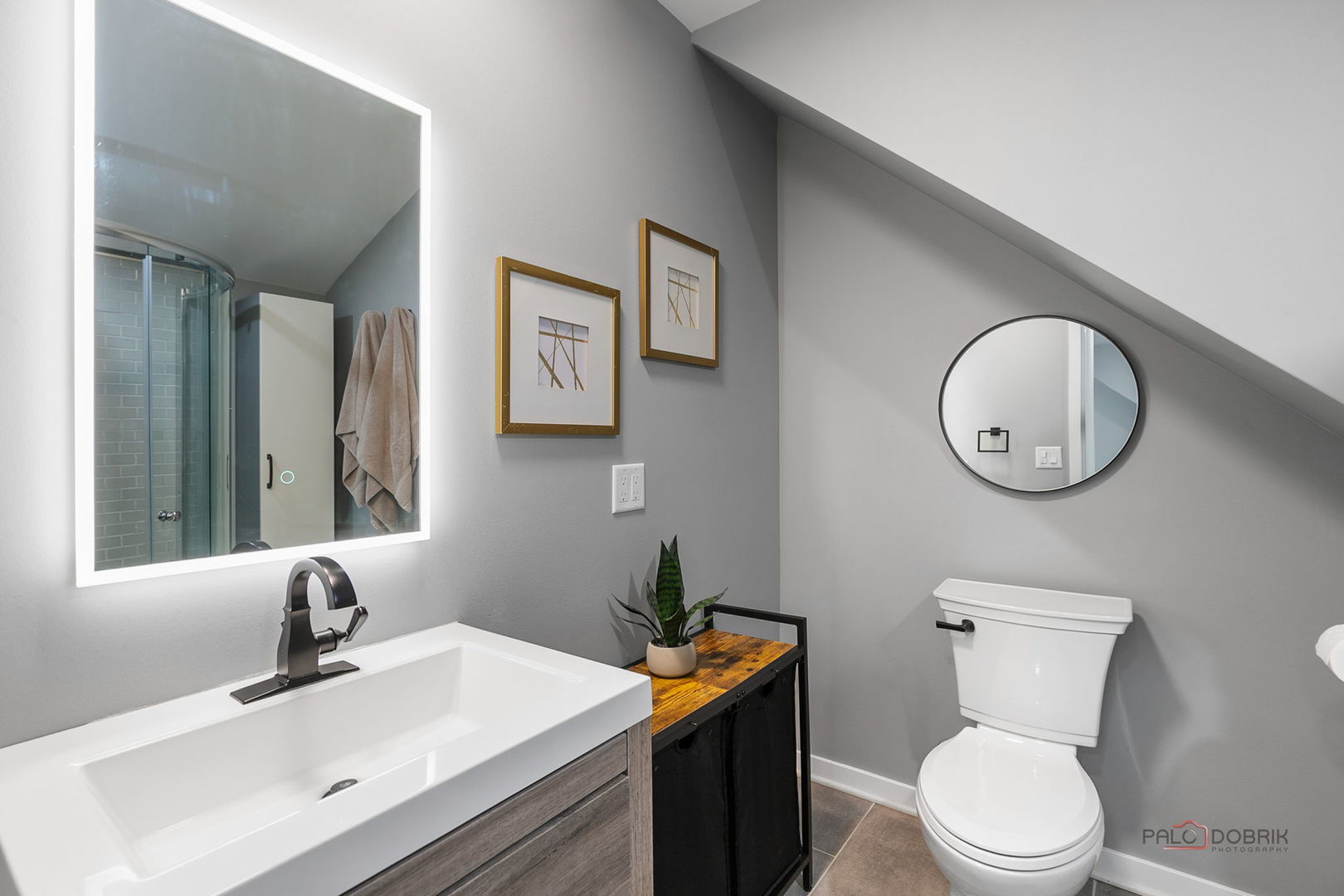 68 E Lakeview Avenue, Round Lake Beach, IL 60073