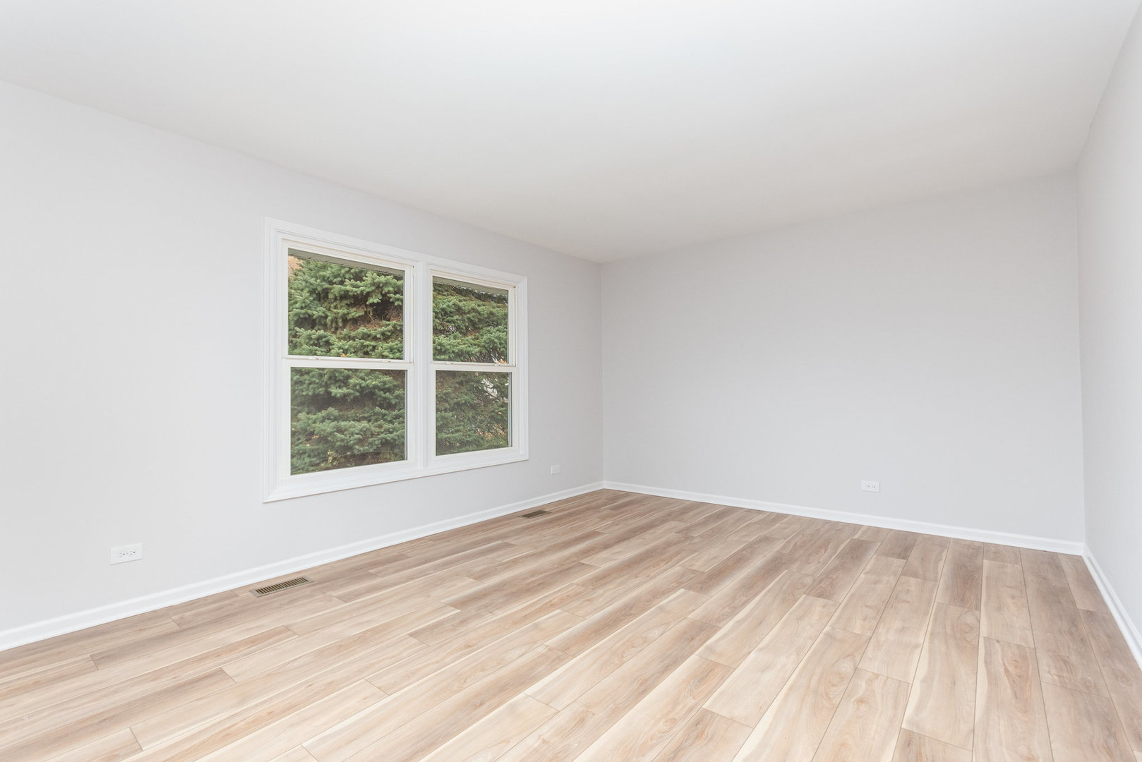 2S261 Sanchez Drive, Warrenville, IL 60555