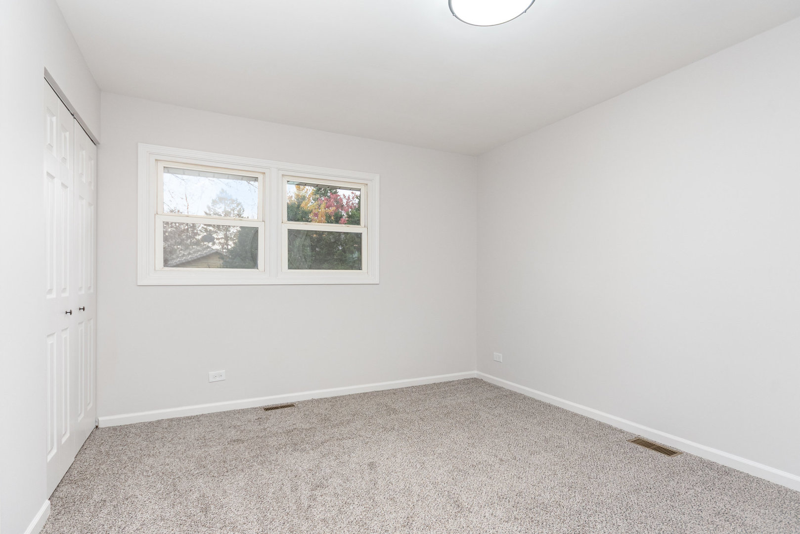 2S261 Sanchez Drive, Warrenville, IL 60555