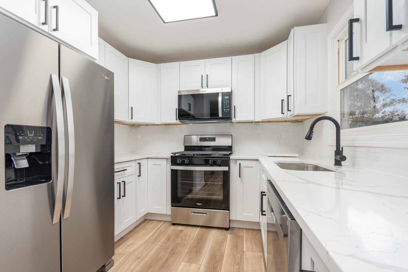 2S261 Sanchez Drive, Warrenville, IL 60555