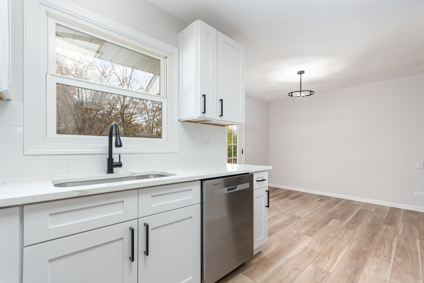 2S261 Sanchez Drive, Warrenville, IL 60555