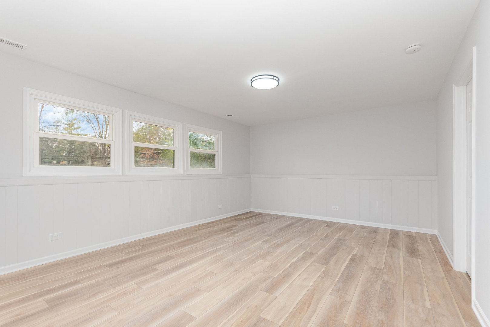 2S261 Sanchez Drive, Warrenville, IL 60555