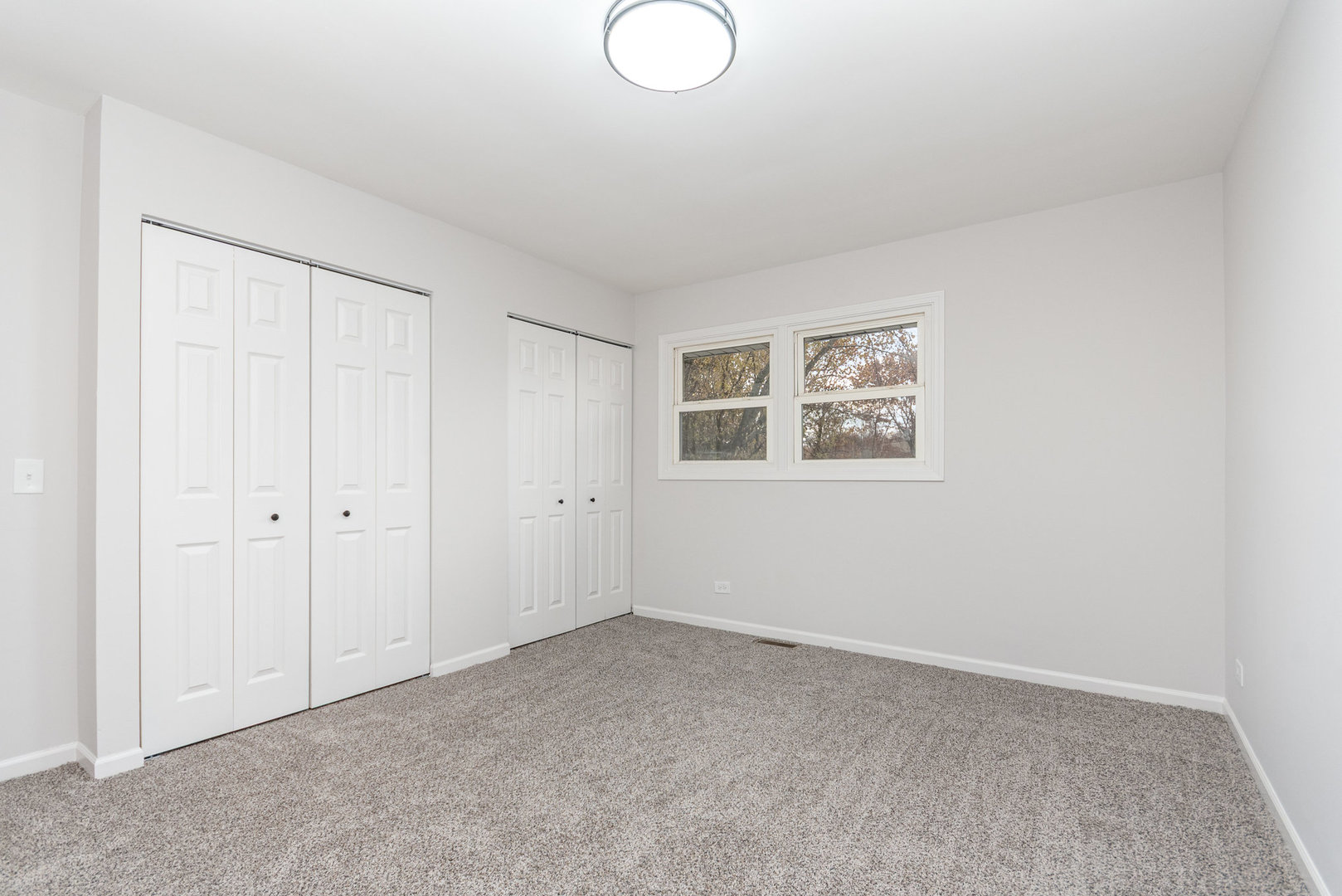 2S261 Sanchez Drive, Warrenville, IL 60555