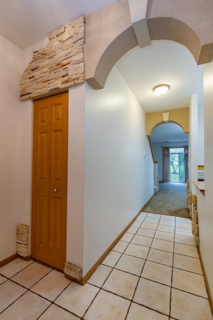 1244 Brookdale Drive #1244, Carpentersville, IL 60110