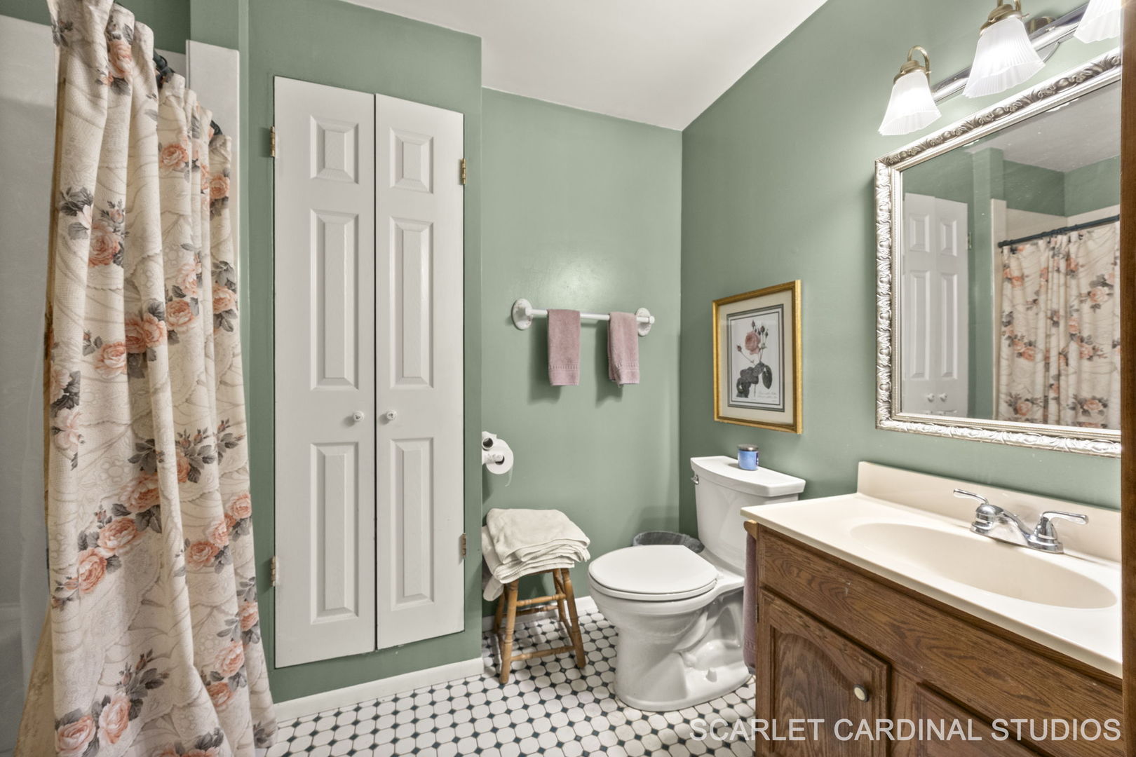 27 E Jackson Street, Villa Park, IL 60181