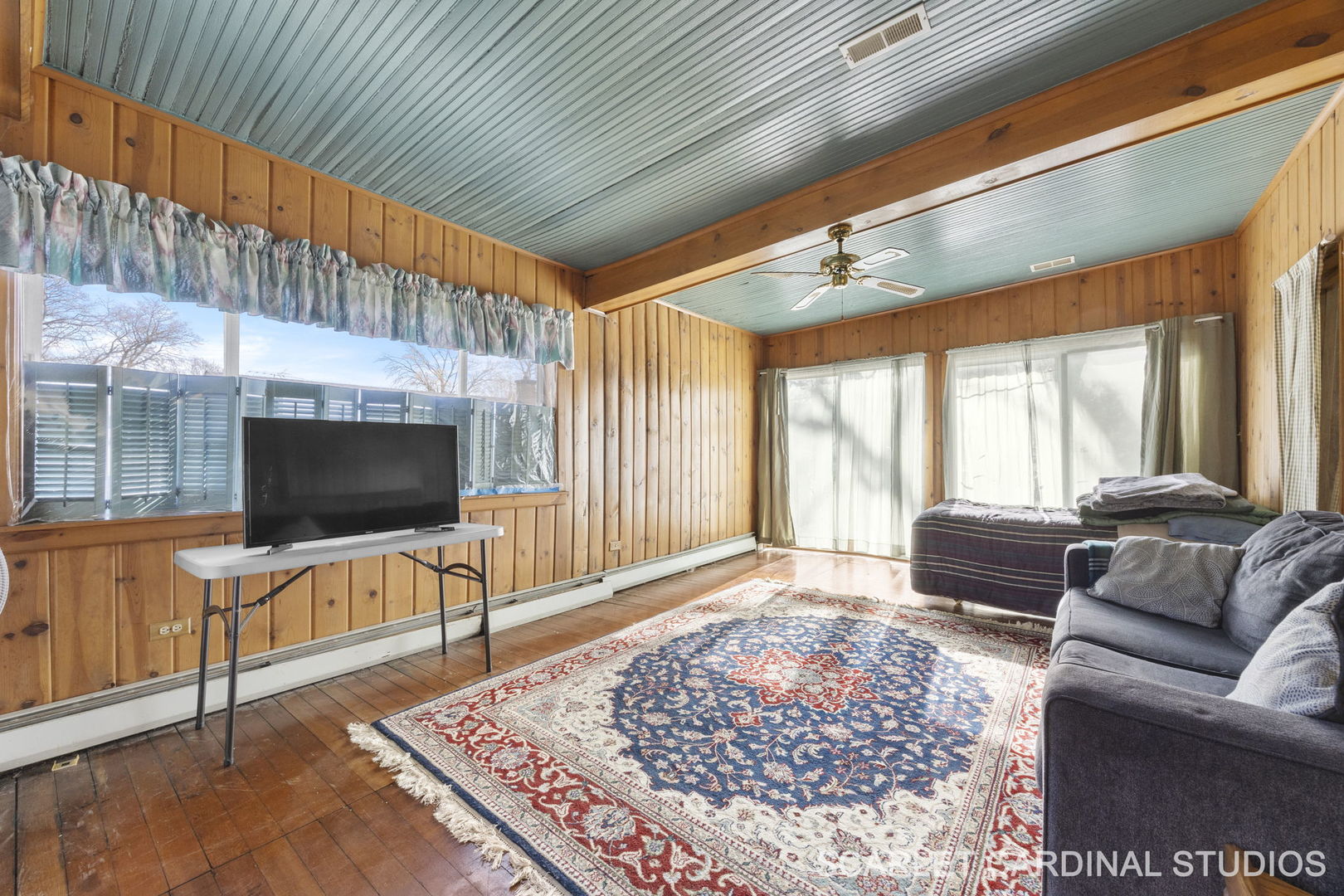 27 E Jackson Street, Villa Park, IL 60181