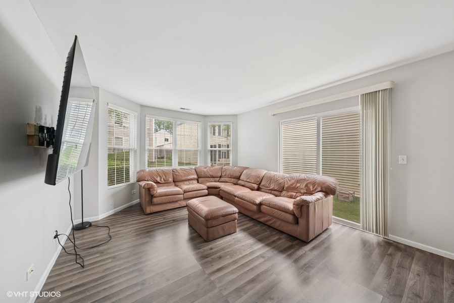 859 Symphony Drive, Aurora, IL 60504