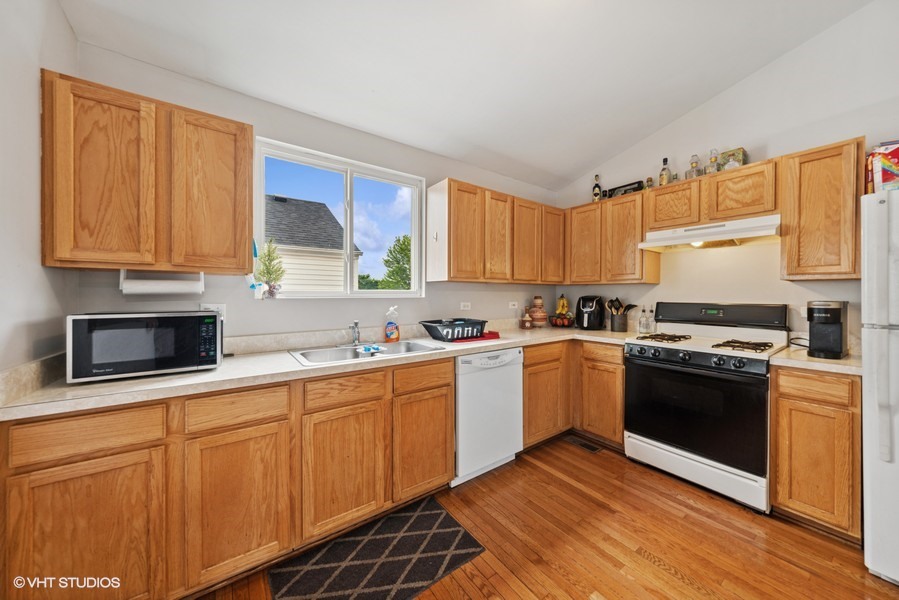 859 Symphony Drive, Aurora, IL 60504