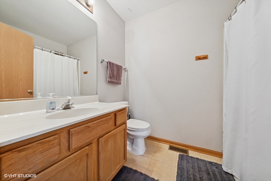 859 Symphony Drive, Aurora, IL 60504