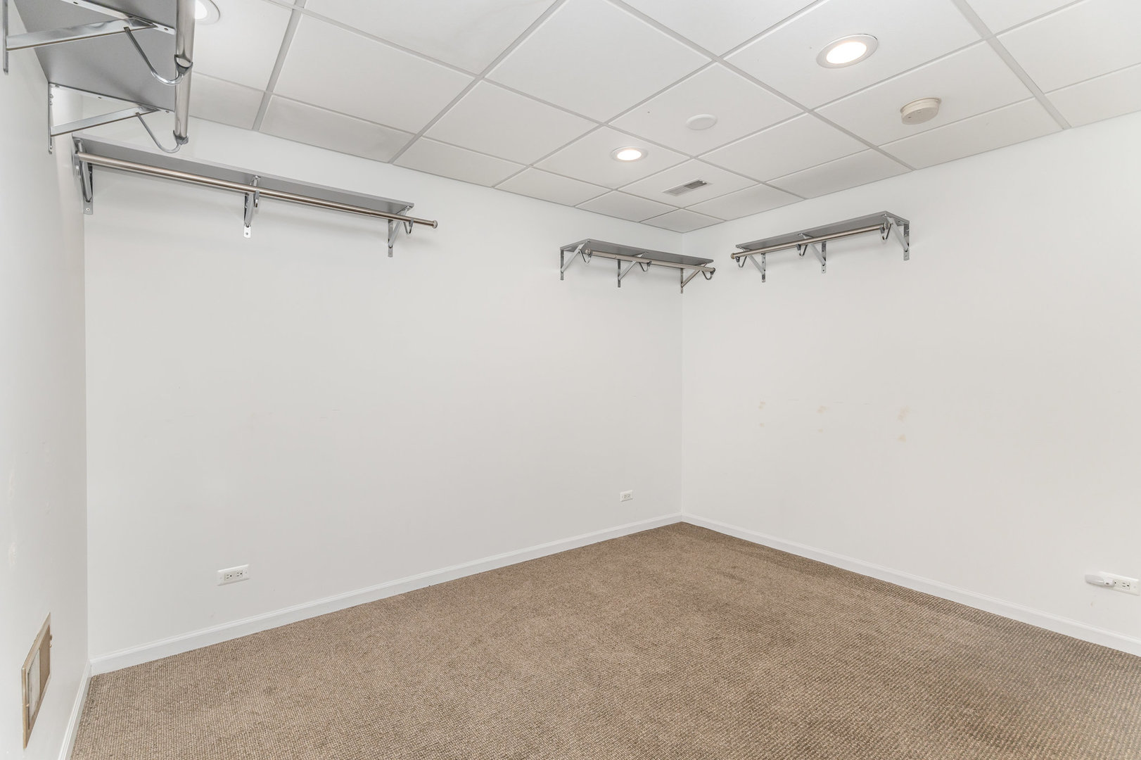 1343 Danada Court, Naperville, IL 60563