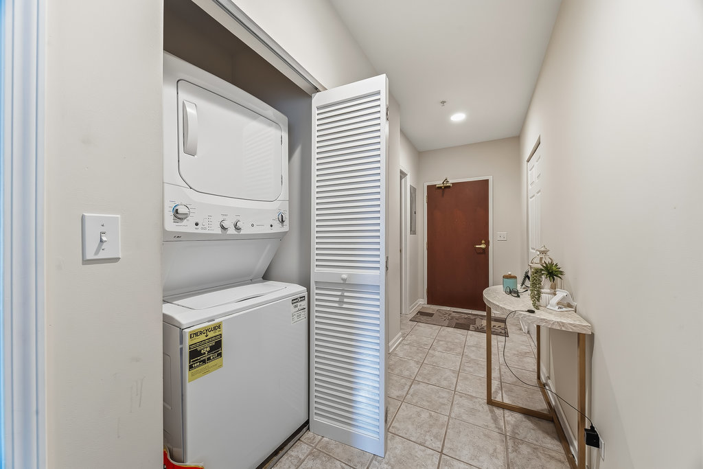 9440 S 51st Avenue #417, Oak Lawn, IL 60453