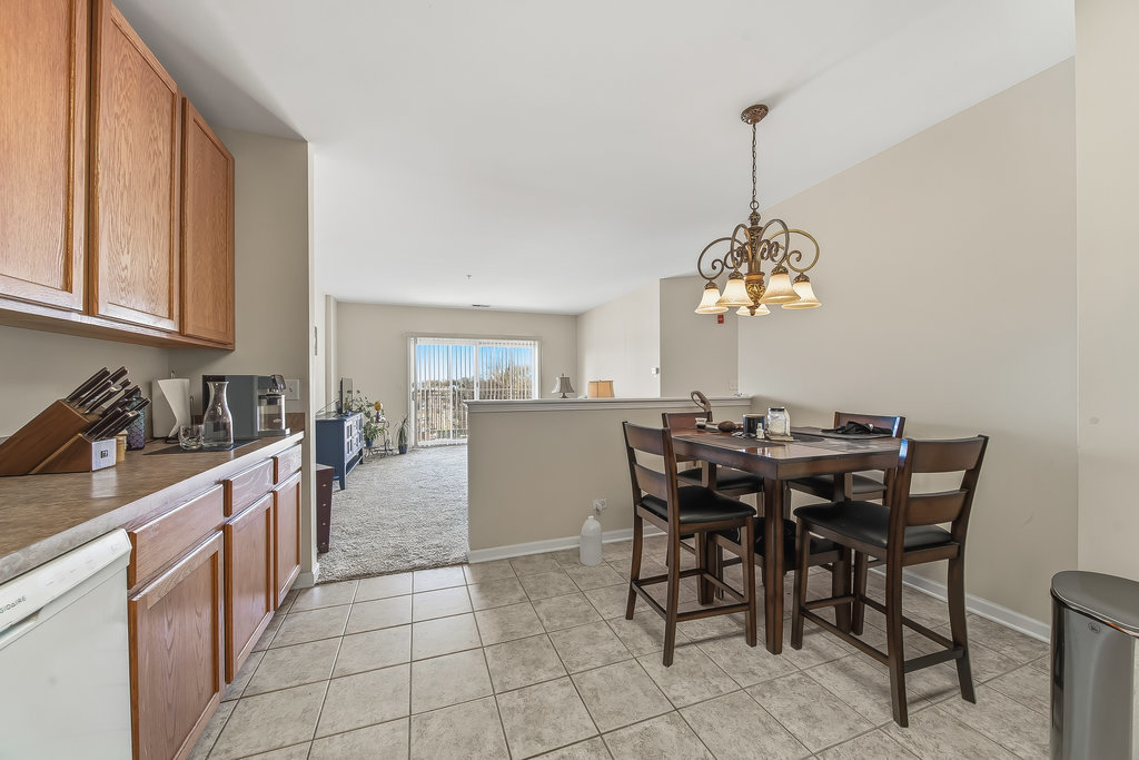 9440 S 51st Avenue #417, Oak Lawn, IL 60453