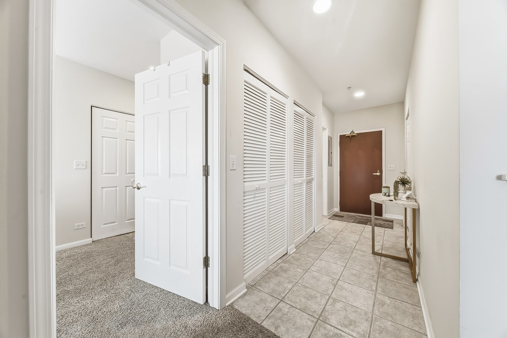 9440 S 51st Avenue #417, Oak Lawn, IL 60453