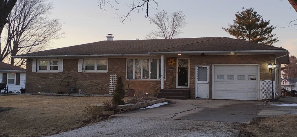 4351 Maple Street, Galesburg, IL 61401