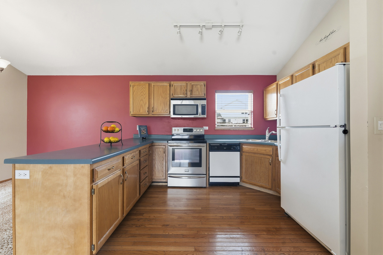 658 Anderson Drive, Lake In The Hills, IL 60156