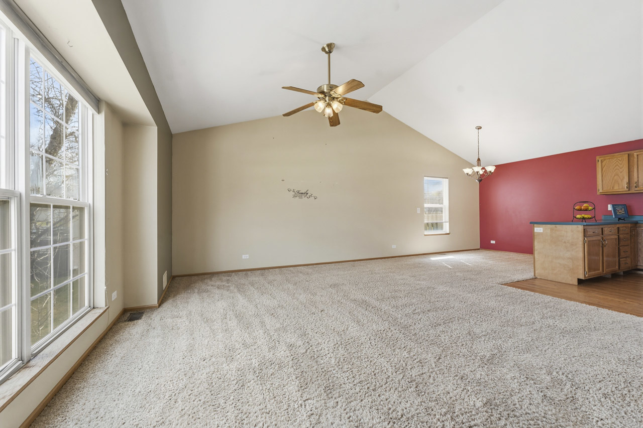 658 Anderson Drive, Lake In The Hills, IL 60156