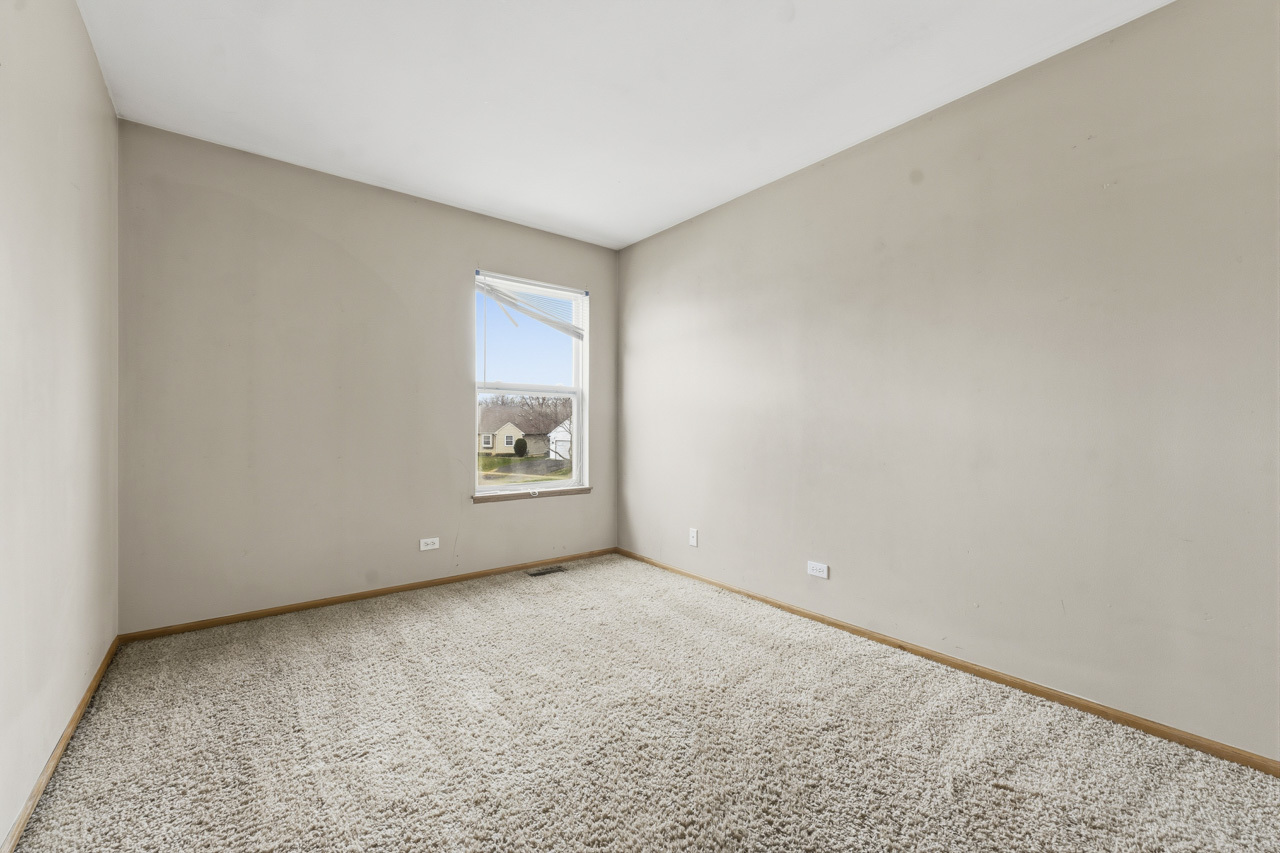 658 Anderson Drive, Lake In The Hills, IL 60156