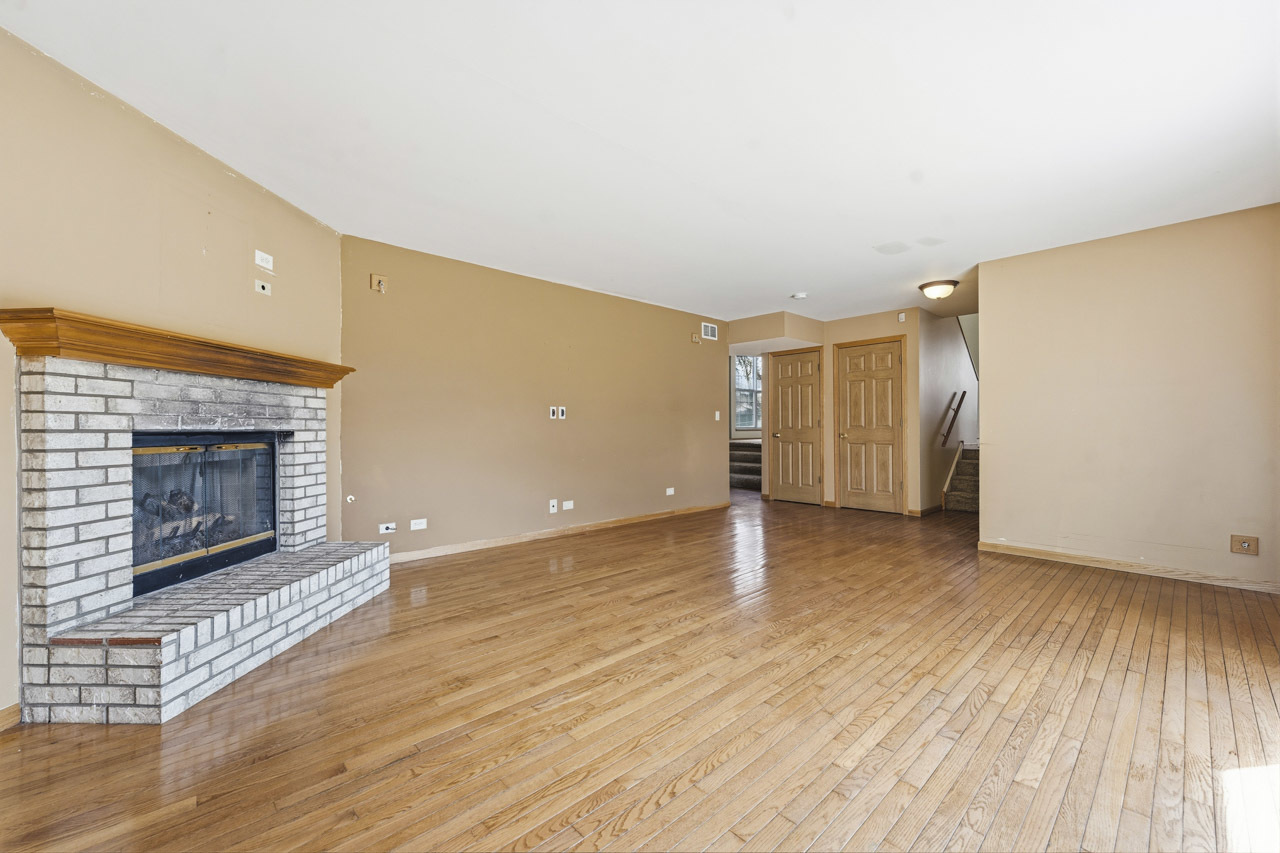 658 Anderson Drive, Lake In The Hills, IL 60156