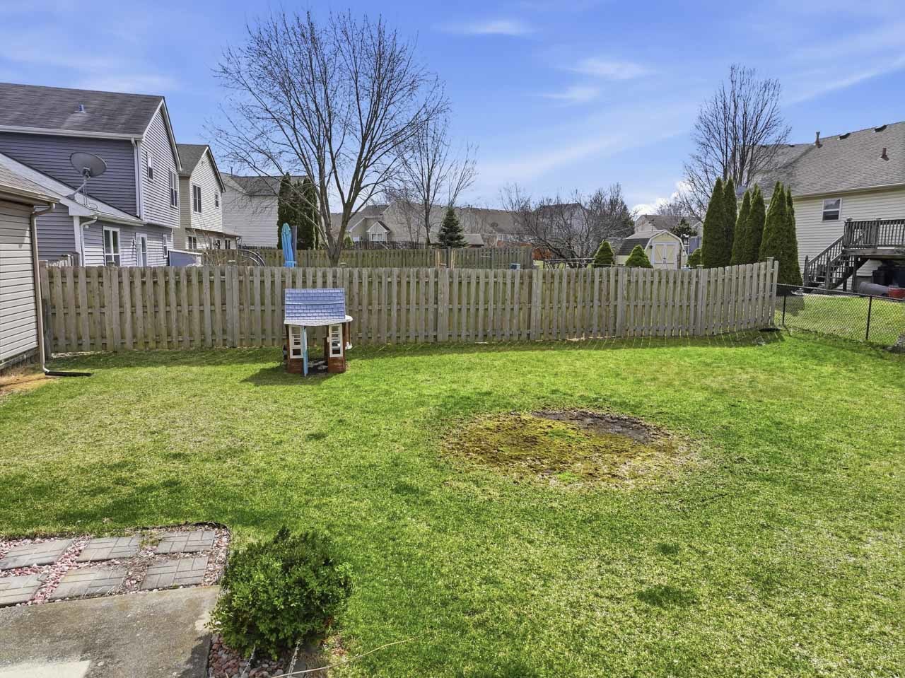 658 Anderson Drive, Lake In The Hills, IL 60156