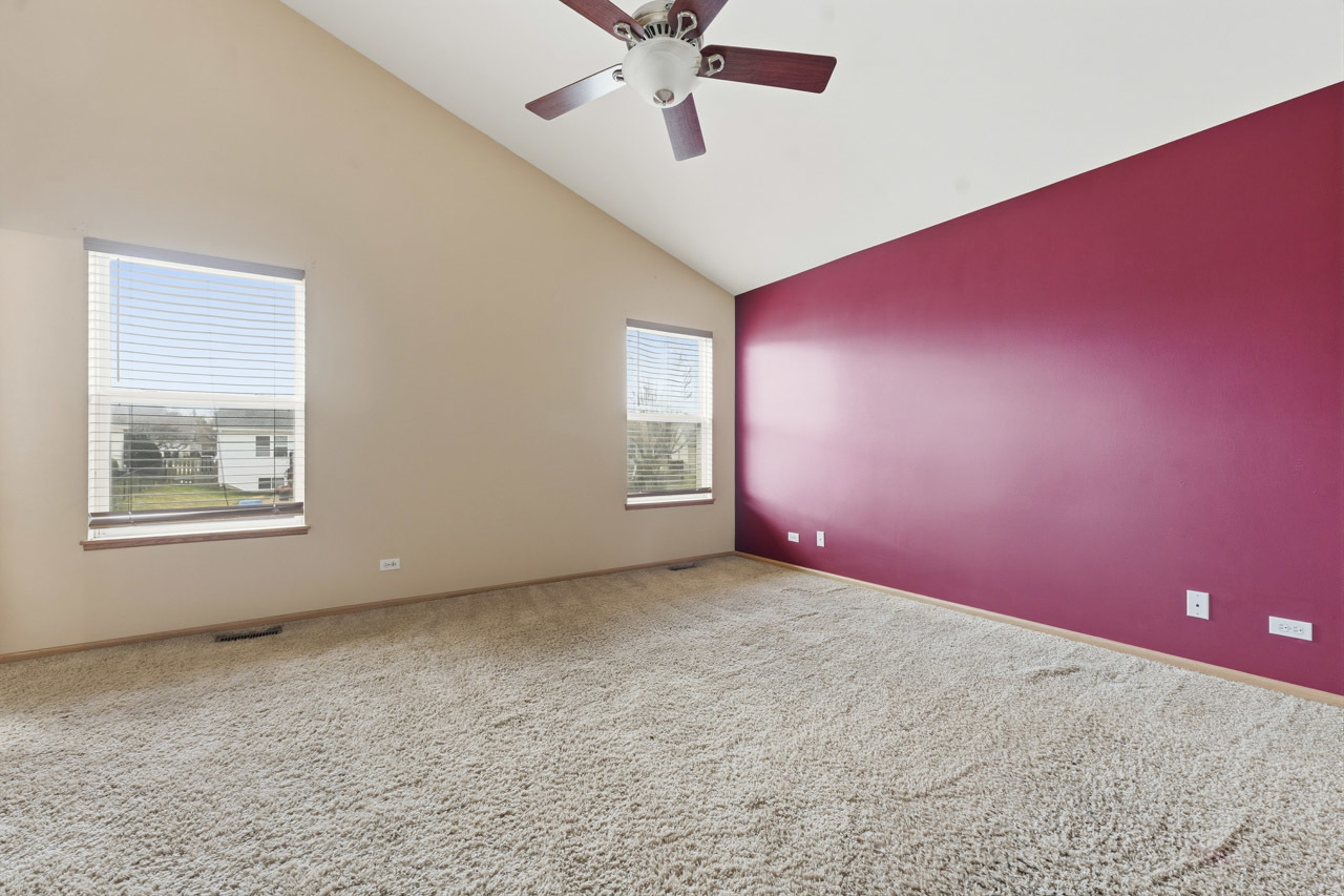 658 Anderson Drive, Lake In The Hills, IL 60156