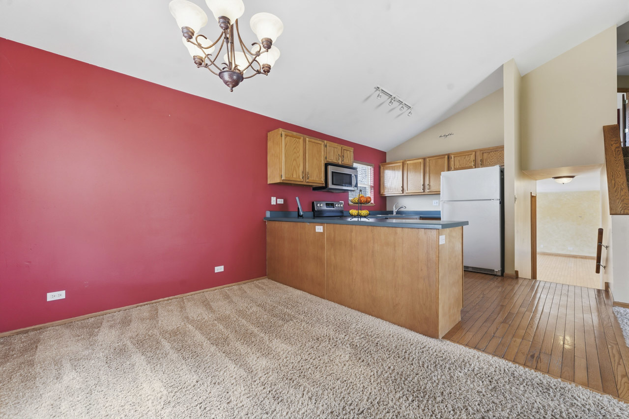 658 Anderson Drive, Lake In The Hills, IL 60156