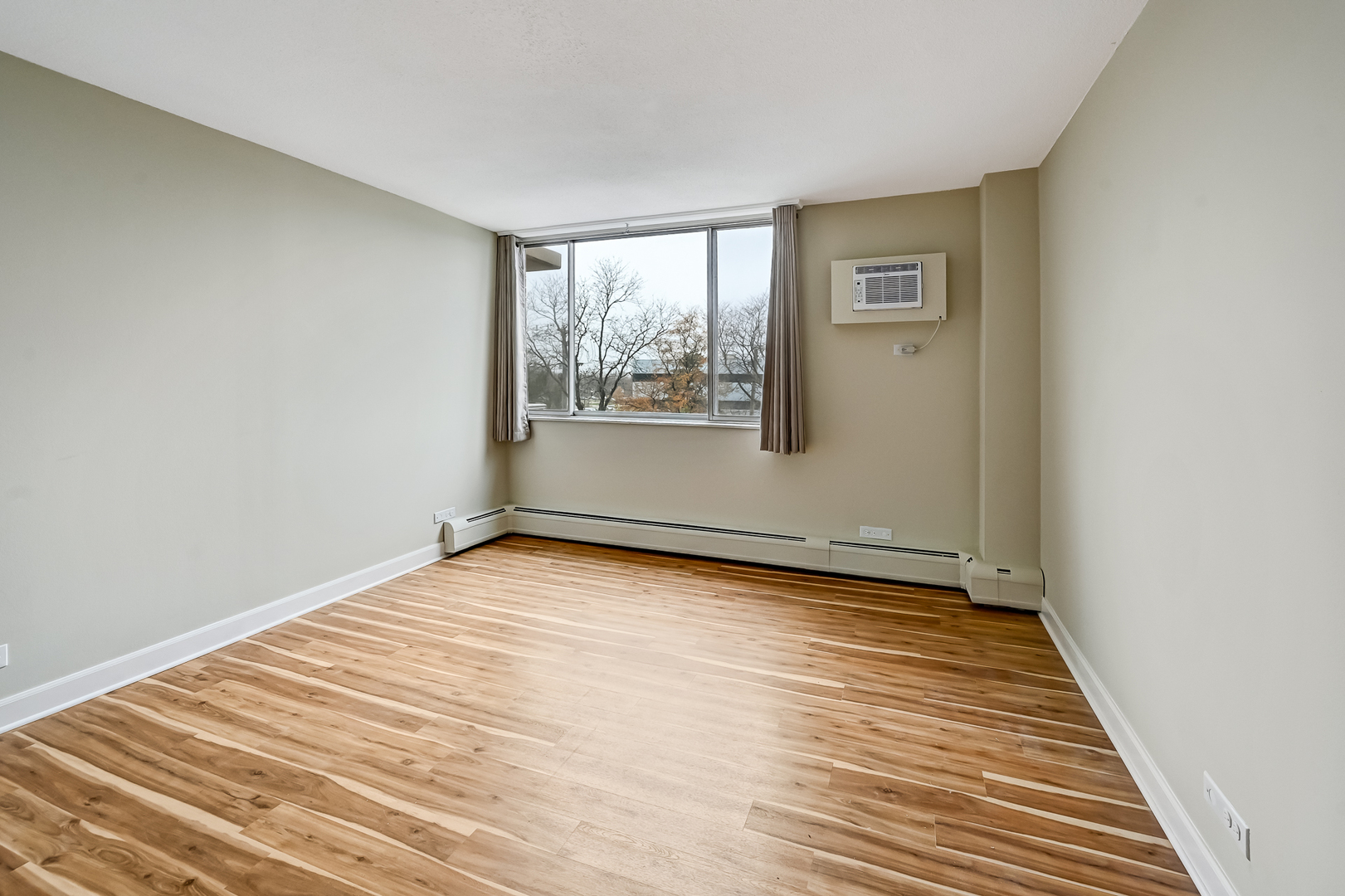 2211 S Highland Avenue #3E, Lombard, IL 60148