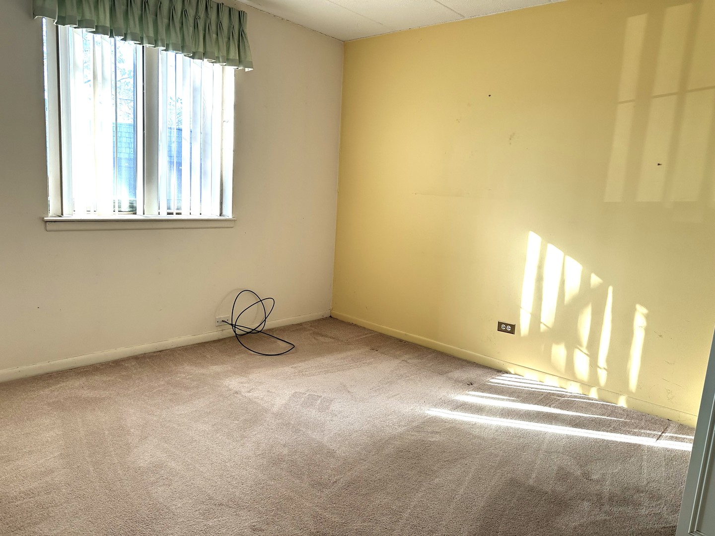 525 Timber Ridge Drive #107, Carol Stream, IL 60188