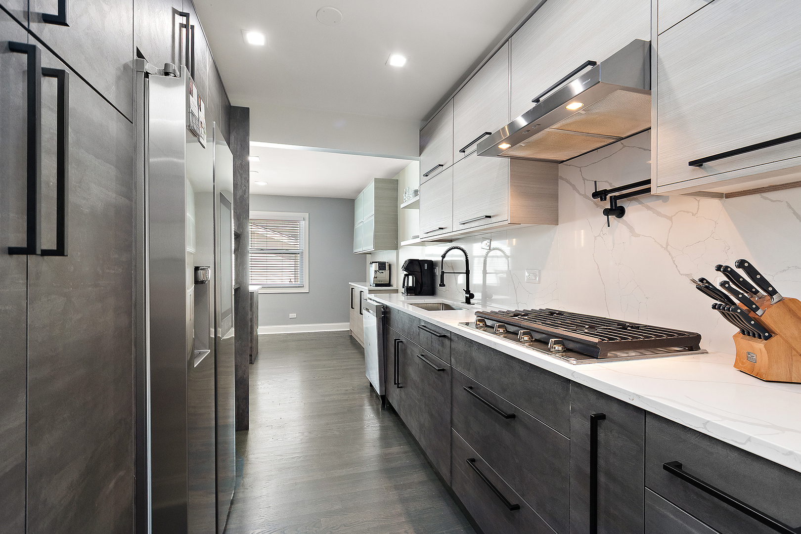 18849 Jamie Court, Homewood, IL 60430