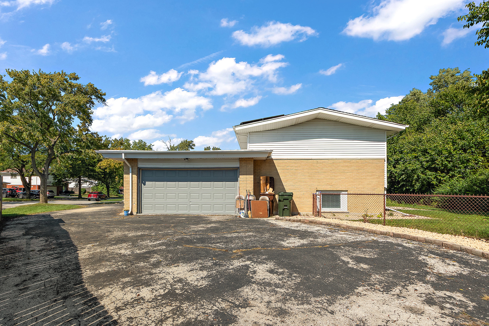 18849 Jamie Court, Homewood, IL 60430