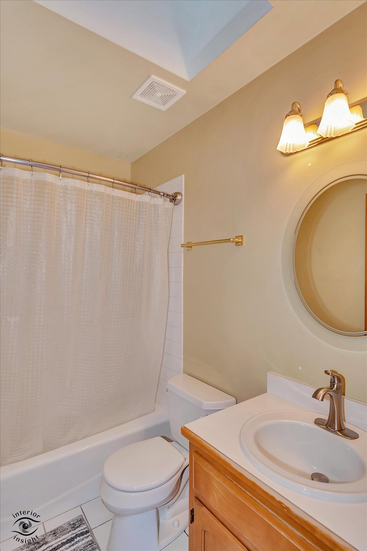 1110 E Treeline Drive, Lockport, IL 60441