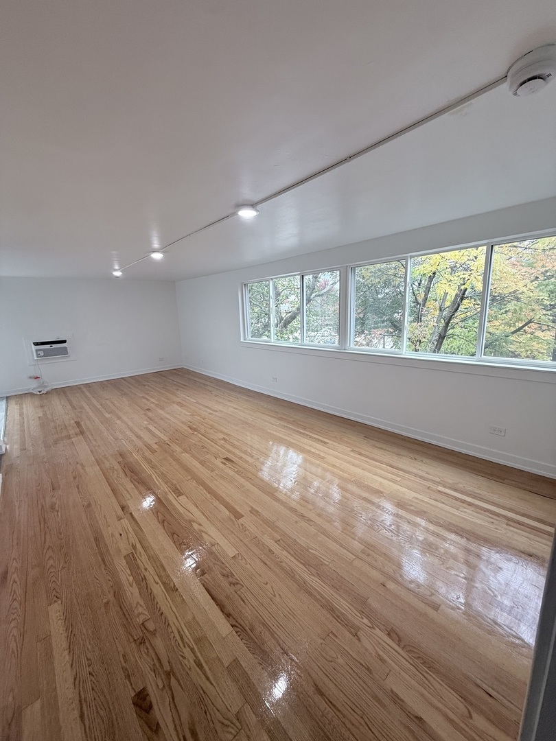 4656 W 87th Street #2S, Chicago, IL 60652