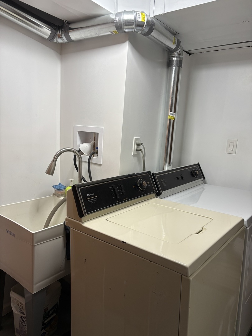 18745 Queens Road, Homewood, IL 60430