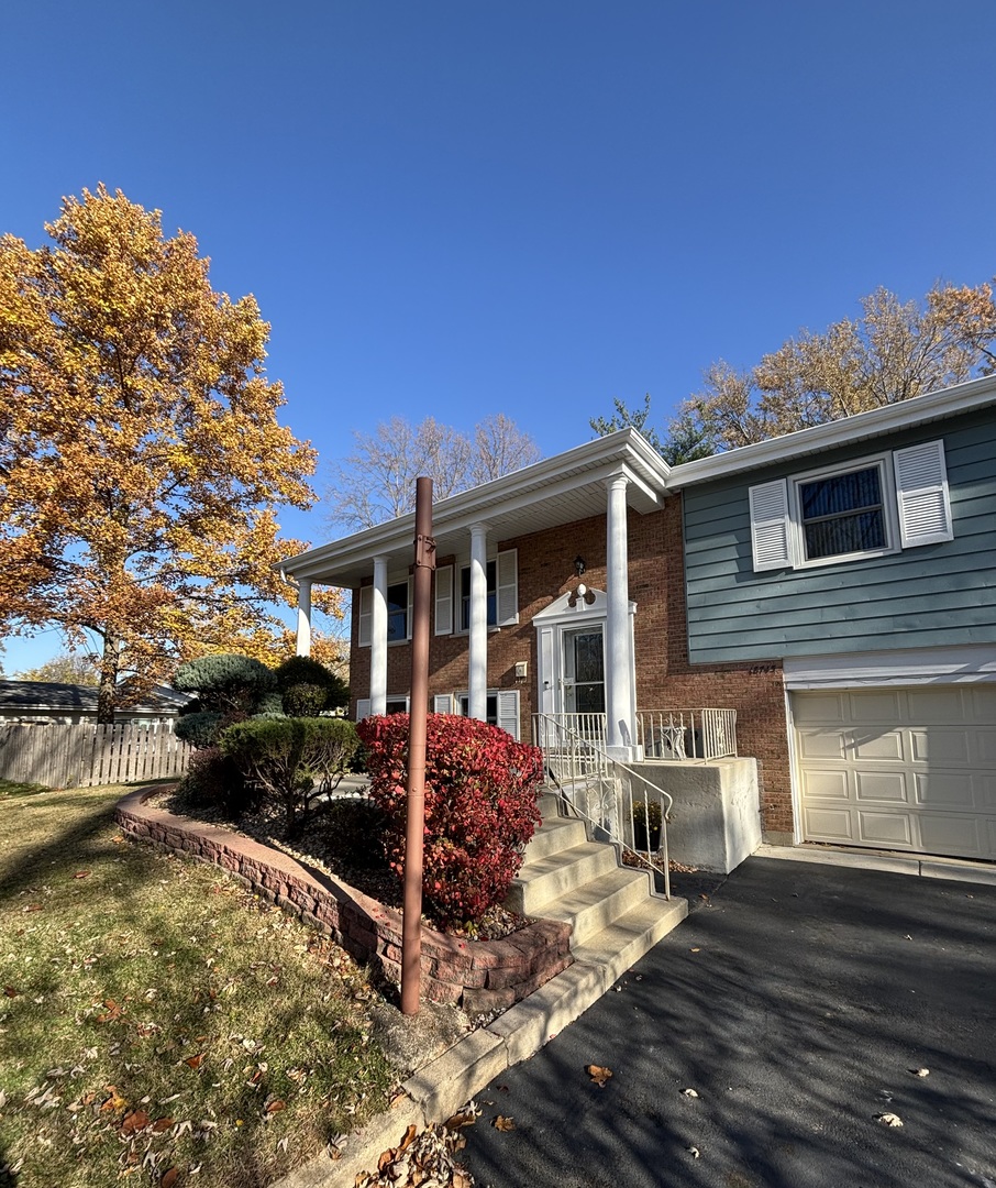 18745 Queens Road, Homewood, IL 60430