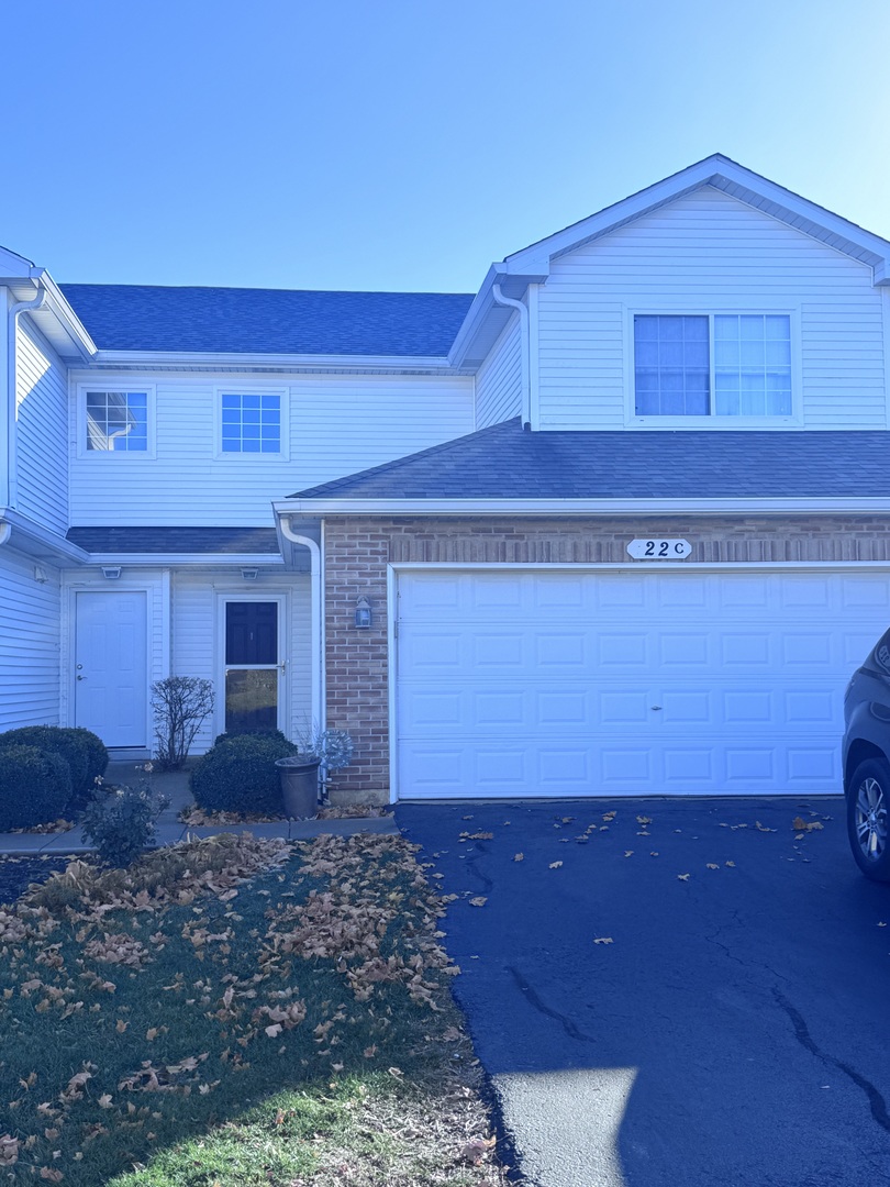 22 Rolling Oaks Road #C, Sugar Grove, IL 60554