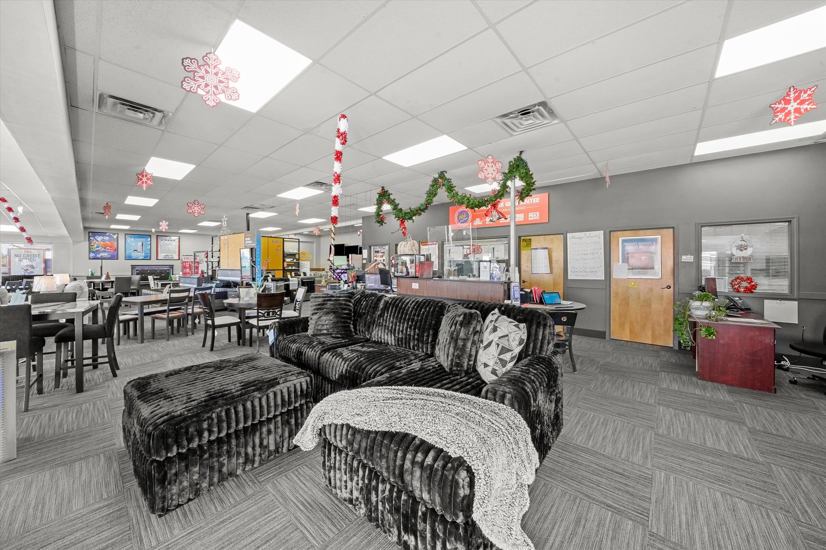 413 W Rollins Road, Round Lake Beach, IL 60073