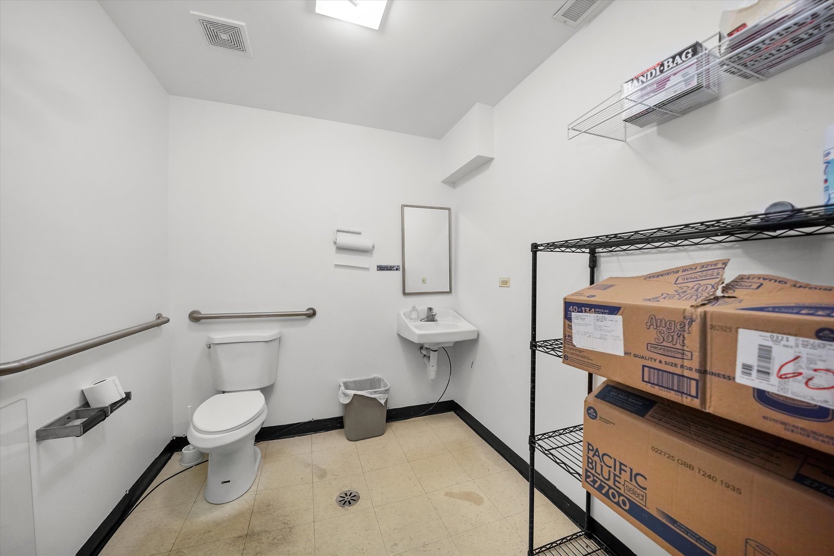 413 W Rollins Road, Round Lake Beach, IL 60073