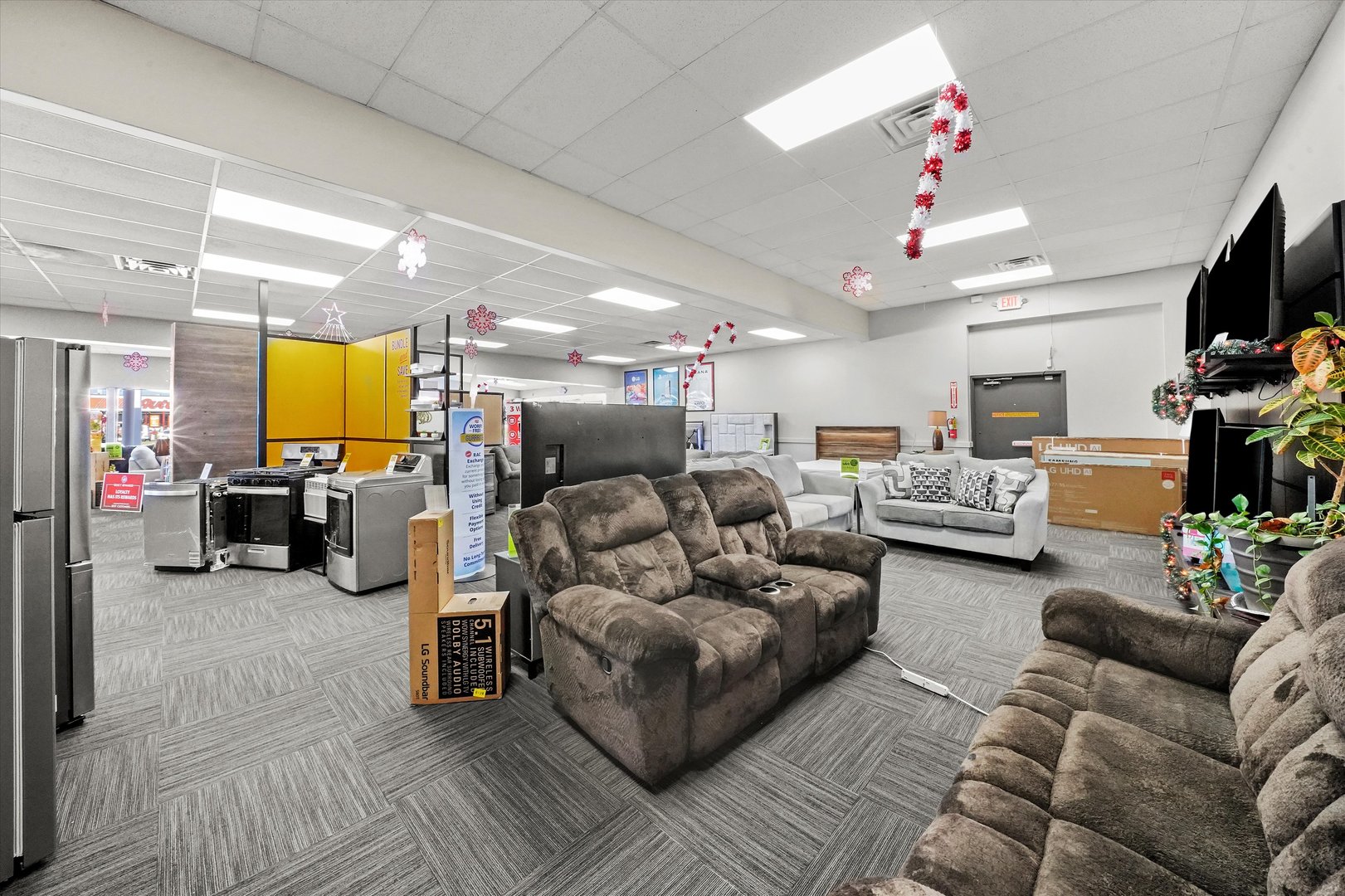 413 W Rollins Road, Round Lake Beach, IL 60073