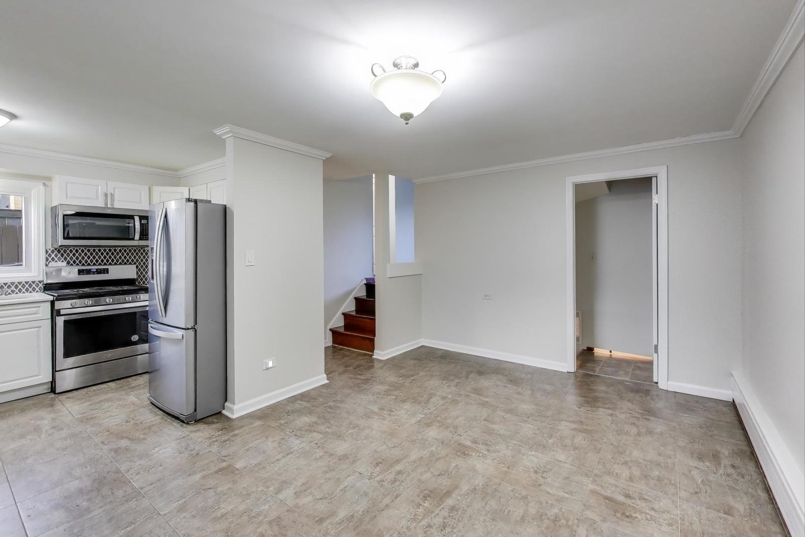 9454 Potter Road, Des Plaines, IL 60016