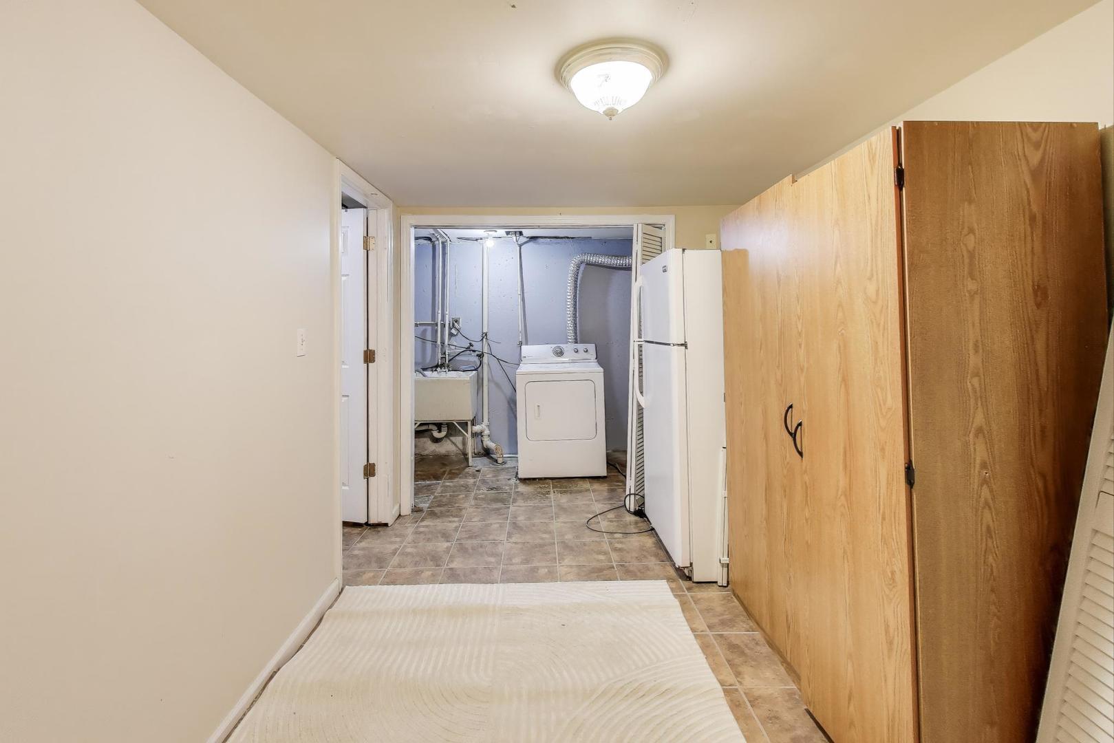 9454 Potter Road, Des Plaines, IL 60016